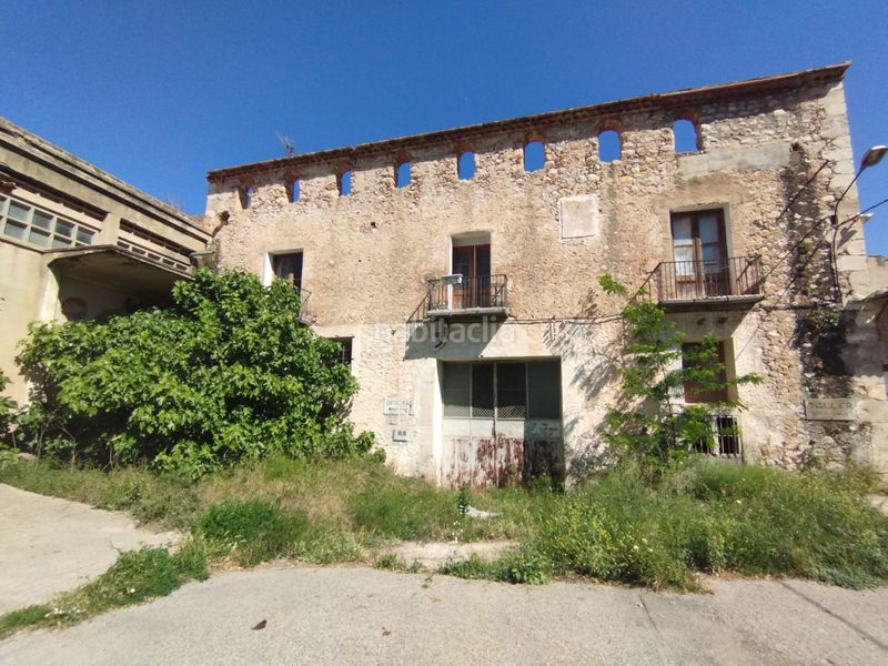 Foto 92d4259f-9574-4a9c-81b8-62933d164798. Edificio  para rehabilitar en venta . en Rossell