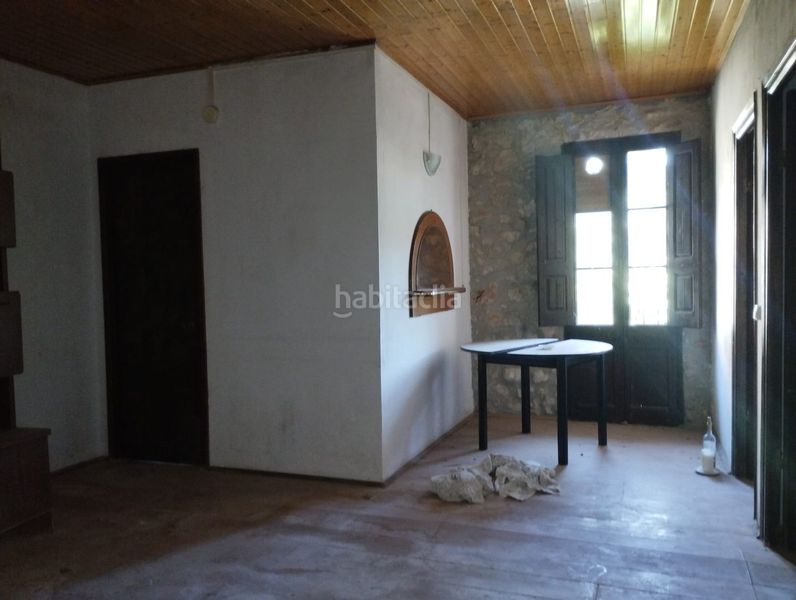 Foto bc3dde42-35ee-46a1-b7a3-c6ffe407d116. Edificio  para rehabilitar en venta . en Rossell