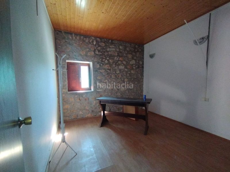 Foto c7869762-76f6-4e79-8e22-c46375d12dbe. Edificio  para rehabilitar en venta . en Rossell