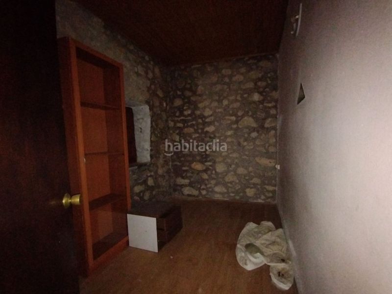 Foto dfa76eb9-5e37-42ae-8bb1-a77af3660ce5. Edificio  para rehabilitar en venta . en Rossell