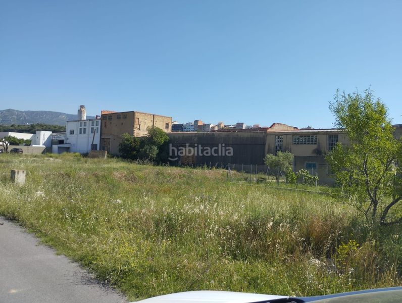 Foto e83626f3-81ac-4756-bb70-b20b3dab217f. Edificio  para rehabilitar en venta . en Rossell