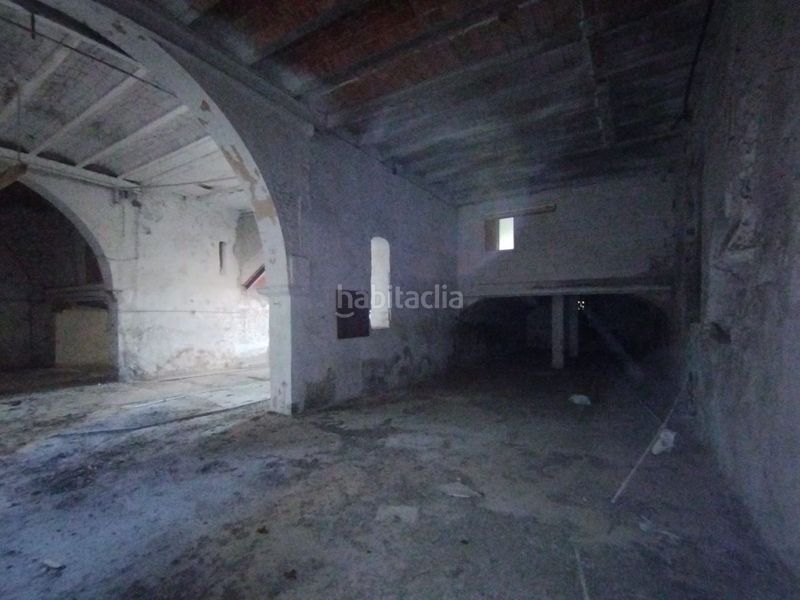 Foto fd9777ae-bab9-47ac-bbbb-e45f1e70a286. Edificio  para rehabilitar en venta . en Rossell