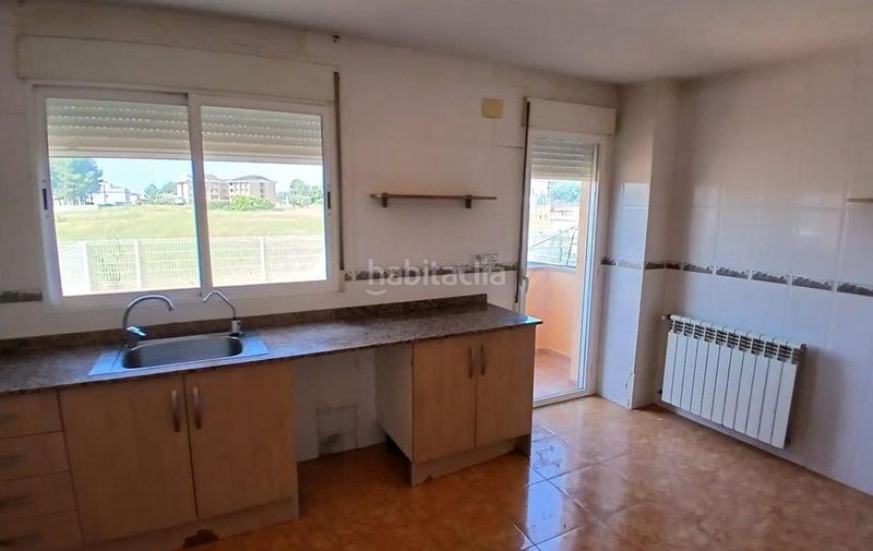 Foto 1a1021e5-b37d-4ee9-964a-9fa1c1708431. Casa adossada amb aparcament a Sant Mateu