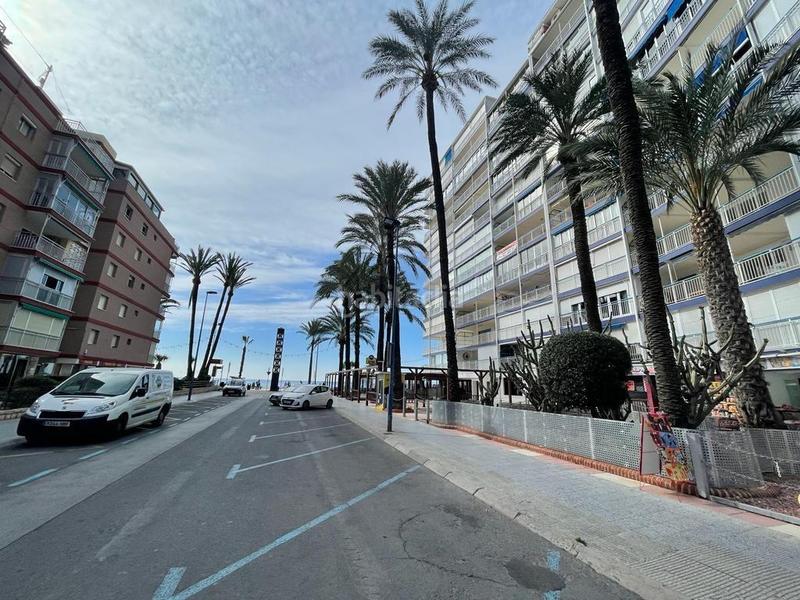 Foto f25106e3-a601-4cee-93f7-e81cf4f00bcd. Piso pisazo en primera linea de levante en Playa Levante Benidorm