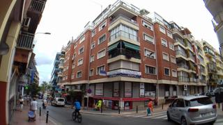 Local commercial  Avenida avenida de los almendros. Locales en venta en el centro de benidorm