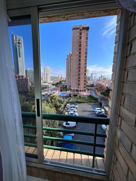 Foto c69062f3-3864-4aa2-a8c7-a9d984035e2b. Pis amb aparcament piscina a Playa Poniente Benidorm