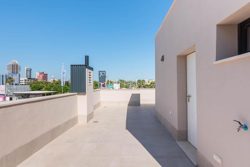 Foto def5fe67-09e1-4145-811c-2d2c8e5fff96. Dúplex confort, diseño y luz, todo en uno en Juan Carlos I Murcia