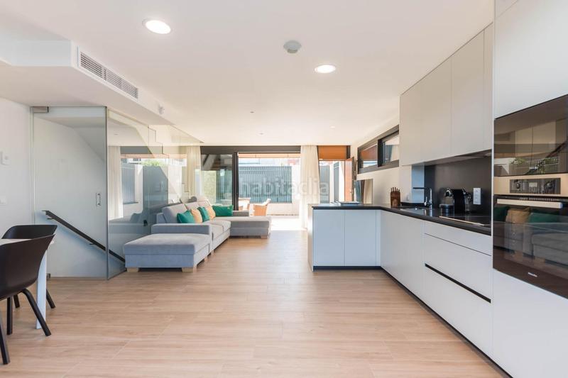 Foto e912efd7-7c77-4ba9-ba8d-18bf61524dc8. Duplex avec chauffage parking dans Juan Carlos I Murcia