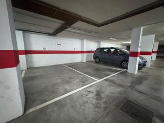 Parking voiture à Juan Carlos I. Plaza de garaje