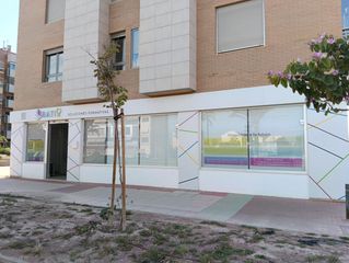 Miete Geschäftsraum in Avenida de don juan de borbón 57. Local listo para entrar en juan de borbón  alquiler, venta o opc