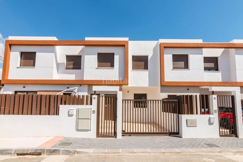 Foto b267092c-7bba-4393-8bf9-6f479475fd56. Casa adosada en calle sierra de las moreras 12 a estrenar en montepinar 3 dormitorios, piscina privada y garaje en Murcia