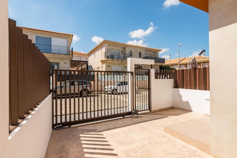 Foto e72d0638-628b-478a-8a10-022af588fa56. Casa adosada en calle sierra de las moreras 12 a estrenar en montepinar 3 dormitorios, piscina privada y garaje en Murcia
