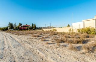 Terreny residencial a Calle de los peneques 1. Parcela de uso agrario