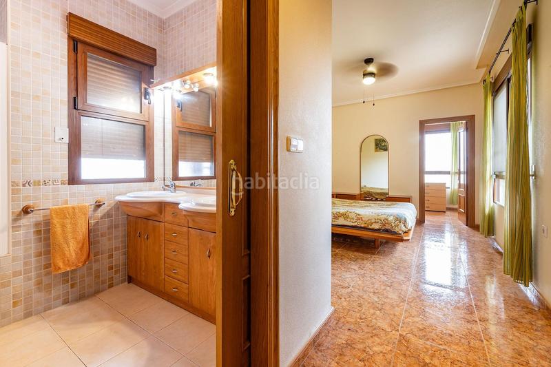 Foto 0beced79-7476-451f-b5ab-9ac80d05a4f5. Chalet  con amplio jardín en zona privilegiada en Murcia