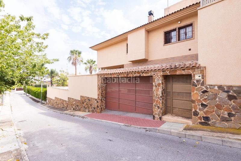 Foto 80121768-7434-4e46-a93a-76f2a16c80e5. Chalet  con amplio jardín en zona privilegiada en Murcia