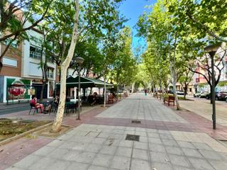 Location Local commercial à El Ranero. Duques de lugo   en la avenida mas comercial de el ranero