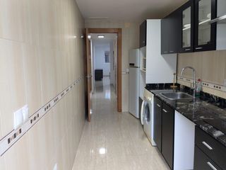 Miete Etagenwohnung  Calle bartolome casas. Piso de 2 habitaciones y un baño en ceuti