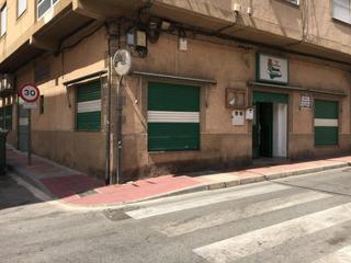 Local commercial à Calle juan de austria 1. Bajo en molina de segura