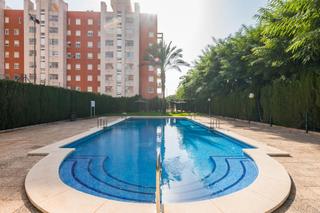 Pis  Calle goya. Piso reformado con piscina junto a tranvía de juan carlos i en e