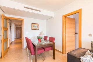 Pis a Avenida reino de murcia. Bonito piso de dos habitaciones con balcón y patio, junto a juan