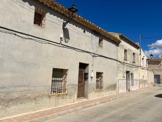 Casa  Calle reina sofia. Casa de dos plantas y patio para reformar en cañada de la leña,