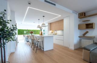 Xalet a La Alcayna. Vivienda reformada en los olivos