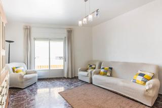 Etagenwohnung  Calle salzillo. Pisazo en el mismo centro de  campos de rio !!!