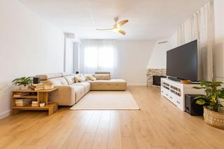 Zweistckige Wohnung  Calle dublin. Duplex en esquina en la molineta