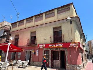 Casa  Calle mayor. Casa en 1 piso con terraza y trasteros en santomera