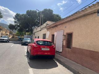 Casa  Calle lope de vega. Vivienda en esquina en pinoso con gran potencial para reforma
