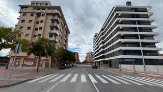Miete Geschäftsraum  Avenida academia de infanteria. Espectacular local comercial para hacer tu proyecto realidad.
