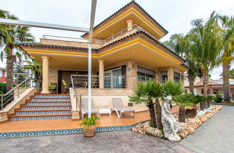 Foto 938e20a2-1cae-4d2d-a52d-6566a64cee95. Xalet amb aparcament a Santo Angel Murcia