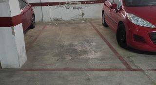 Parking voiture à Santiago el Mayor