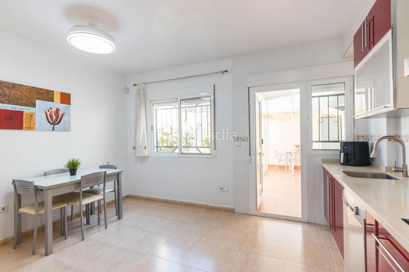 Foto 8eea7fcf-606f-43c9-b48f-f9f332b189a2. Dúplex amb aparcament a Lorquí