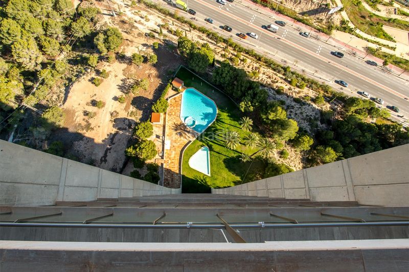 Foto 182c5834-d35f-4e91-af16-f64587cd8d53. Flat with parking pool in Via Parque Benidorm