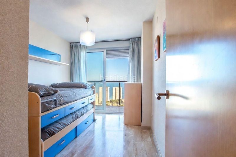 Foto 95eb8680-fe5e-4e53-bd2e-d34e10ded0b6. Pis amb aparcament piscina a Via Parque Benidorm