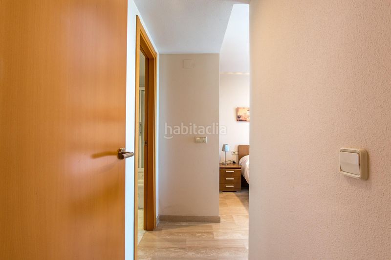 Foto b2b688f8-efb6-4d0e-84f4-a0d2021f296c. Pis amb aparcament piscina a Via Parque Benidorm