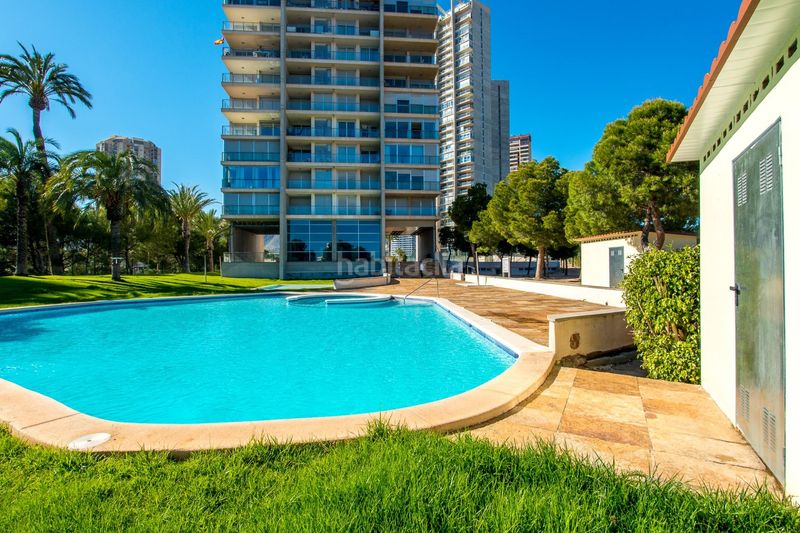 Foto bb7dcbc1-5275-4261-ad9b-4266b50b522c. Pis amb aparcament piscina a Via Parque Benidorm