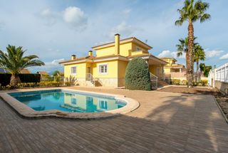 Casa  Cazorla (alcayna). Gran casa con todos los detalles en la alcayna