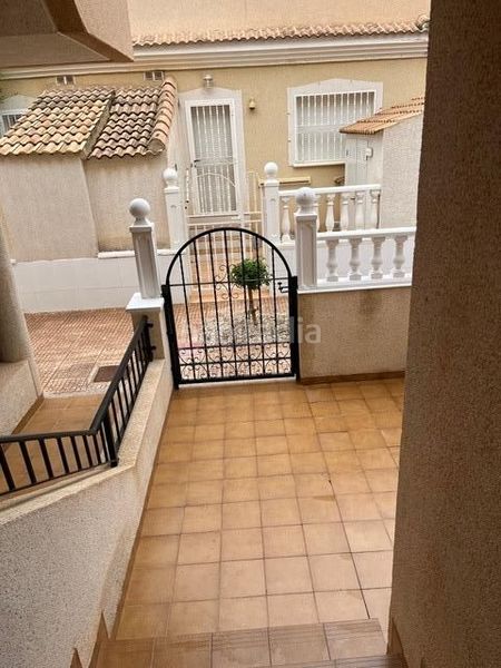 Foto d1b1355c-0df6-41ea-9f42-989b702751fb. Planta baixa amb piscina a Centro Alcázares (Los)