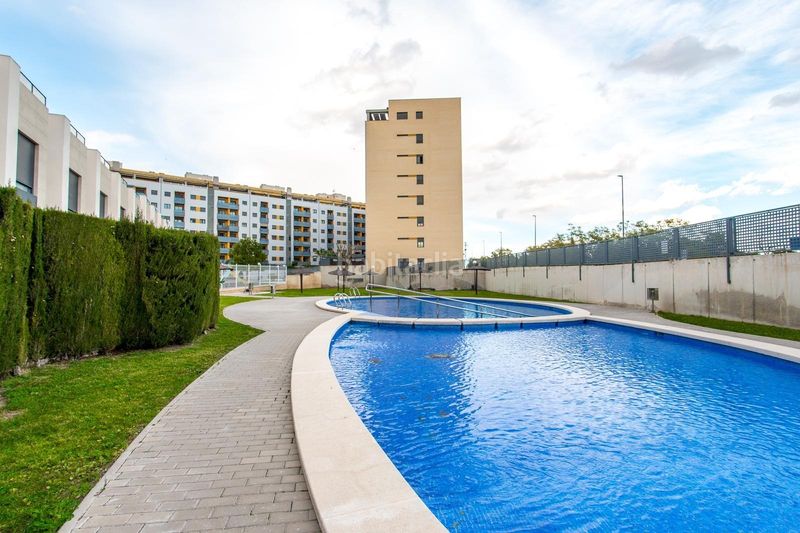 Foto a111a7f8-4391-41f9-aa7f-65b948847907. Pis amb aparcament piscina a Cabezo de Torres Murcia