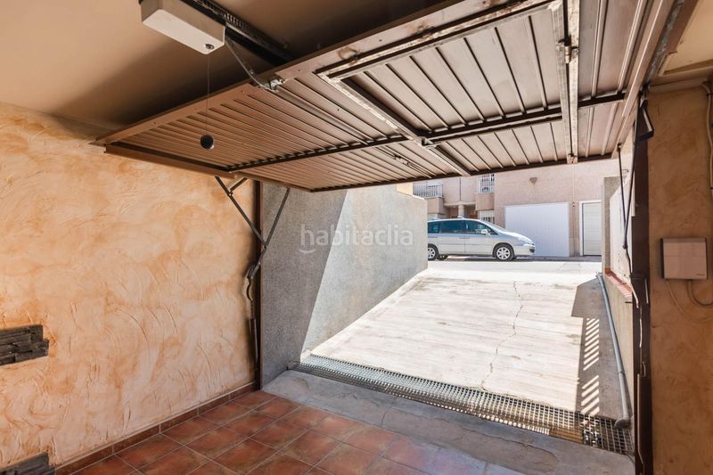 Foto f48ab328-d795-4fdb-b57d-6e92b768f66d. Duplex avec parking piscine dans Ceutí