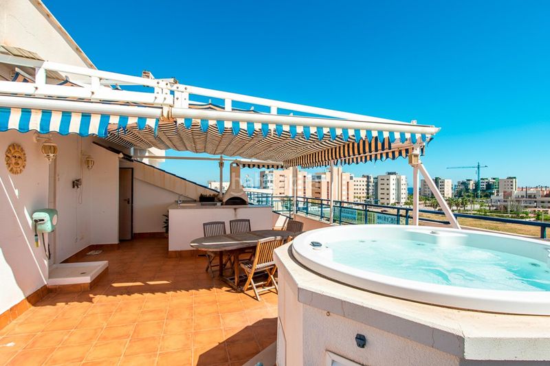 Foto bb8d1620-e3c2-4b11-a48a-5ca4338ab237. Àtic amb calefacció aparcament piscina a Mil Palmeras Pilar de la Horadada