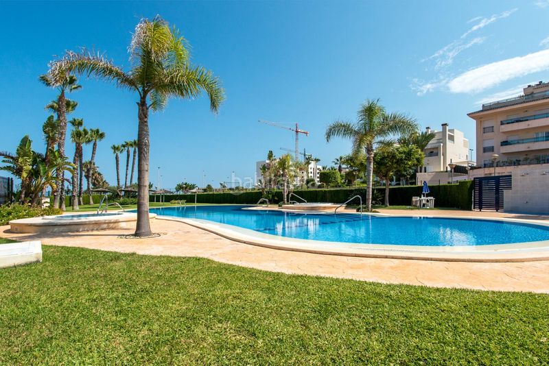 Foto c44ab96f-9fcd-4166-a06b-0d16132f7a6b. Àtic amb calefacció aparcament piscina a Mil Palmeras Pilar de la Horadada