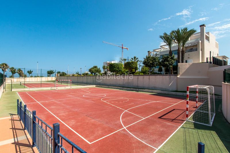 Foto e43a5c56-f9dc-4869-b3fc-c28338cc60a8. Àtic amb calefacció aparcament piscina a Mil Palmeras Pilar de la Horadada