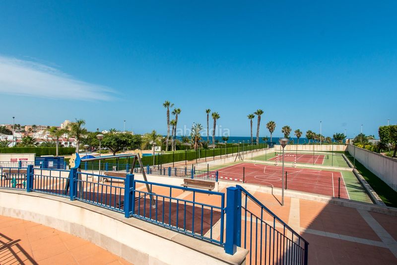 Foto fa1c954f-4bfe-4b94-b3a9-d55457fbfb9f. Àtic amb calefacció aparcament piscina a Mil Palmeras Pilar de la Horadada