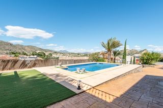 Chalet in Villanueva del Río Segura. Espectacular finca con dos viviendas  en mas de 3.000 m2  de ter