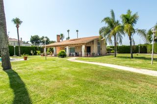Xalet a Puente Tocinos. Chalet con 2.340m2 de parcela en puente tocinos