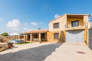 Xalet a Cañada Hermosa. Encanto, historia y amplitud en una antigua posada rehabilitada