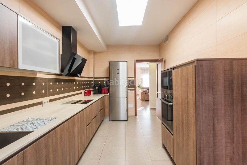 Foto 49fb5610-e5a7-4506-9799-3ca520380923. Duplex avec chauffage parking dans Ceutí